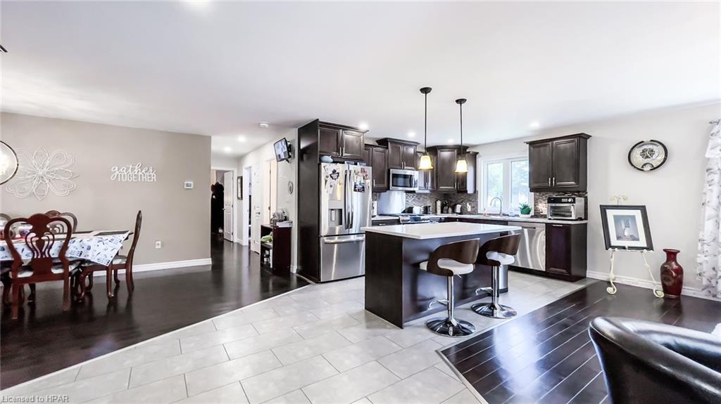 62 VICTORIA Boulevard, Vanastra, Ontario, Canada