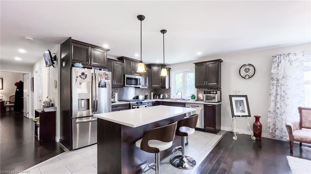 62 VICTORIA Boulevard, Vanastra, Ontario, Canada