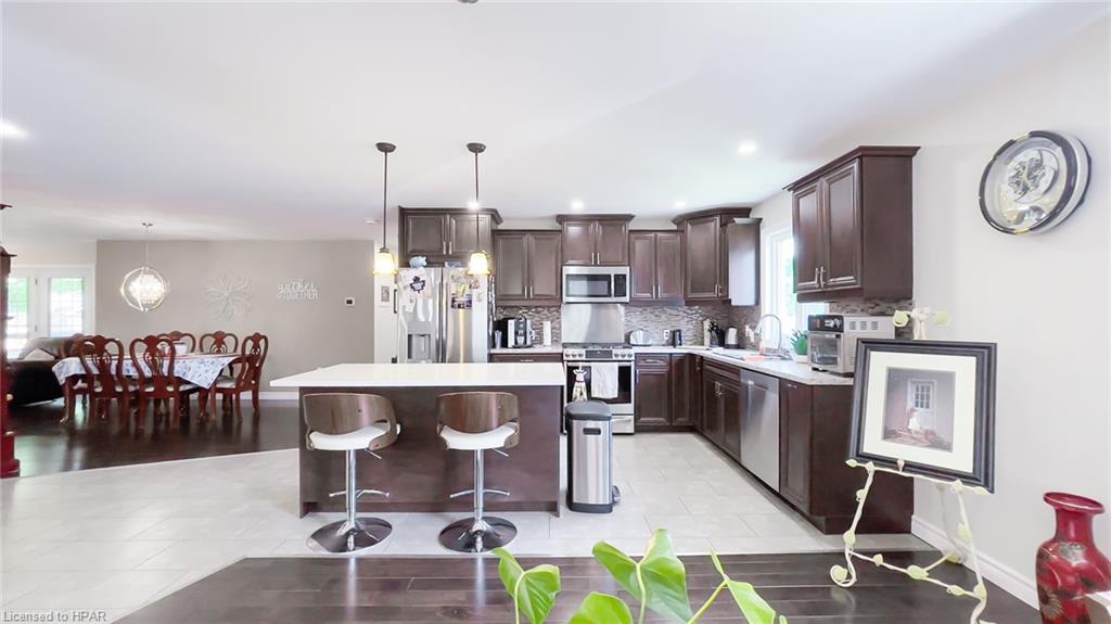 62 VICTORIA Boulevard, Vanastra, Ontario, Canada