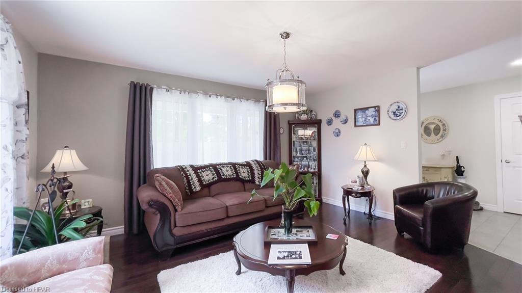 62 VICTORIA Boulevard, Vanastra, Ontario, Canada