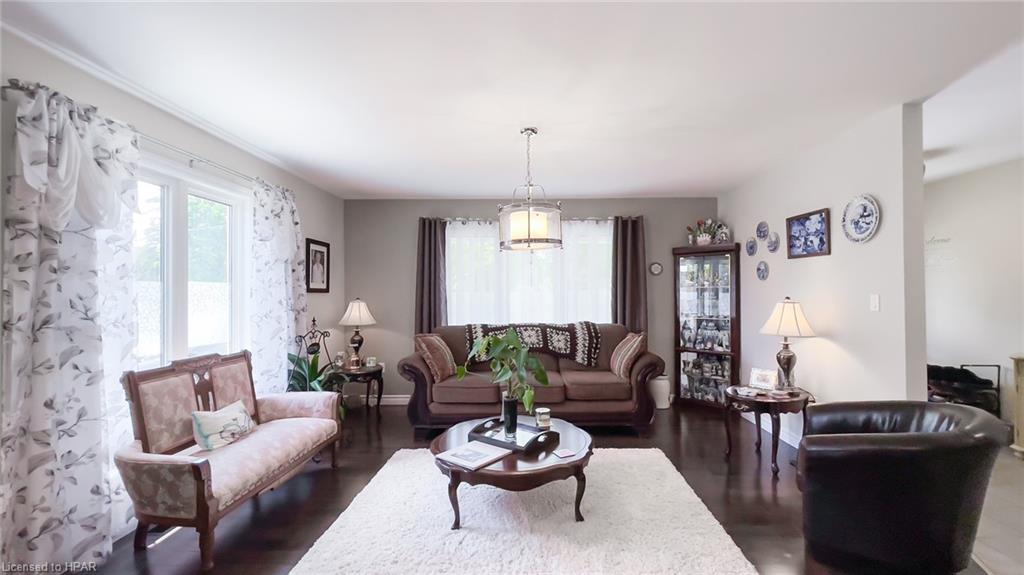 62 VICTORIA Boulevard, Vanastra, Ontario, Canada