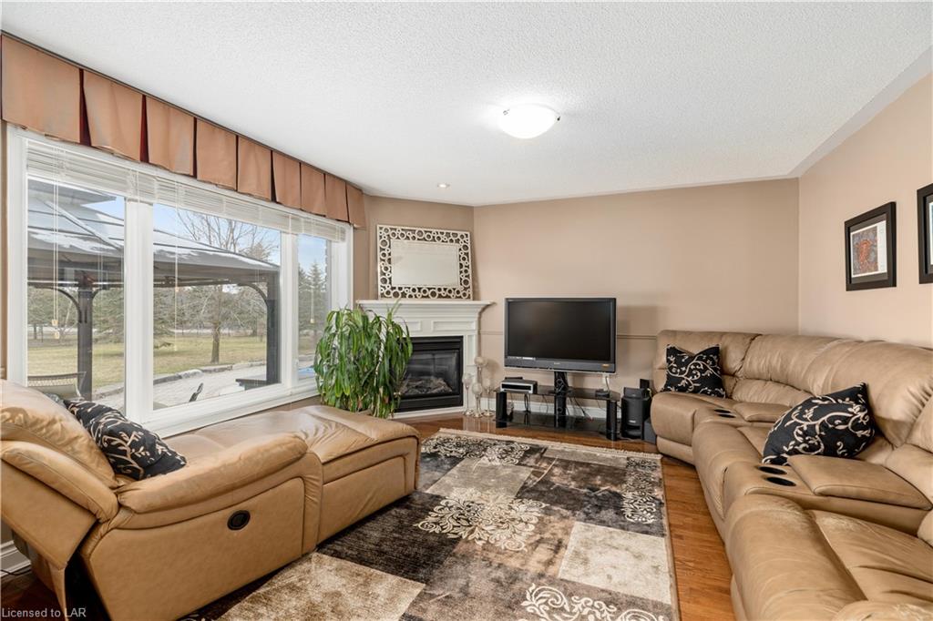 1084 HURLWOOD Lane, Severn Township, Ontario, Canada