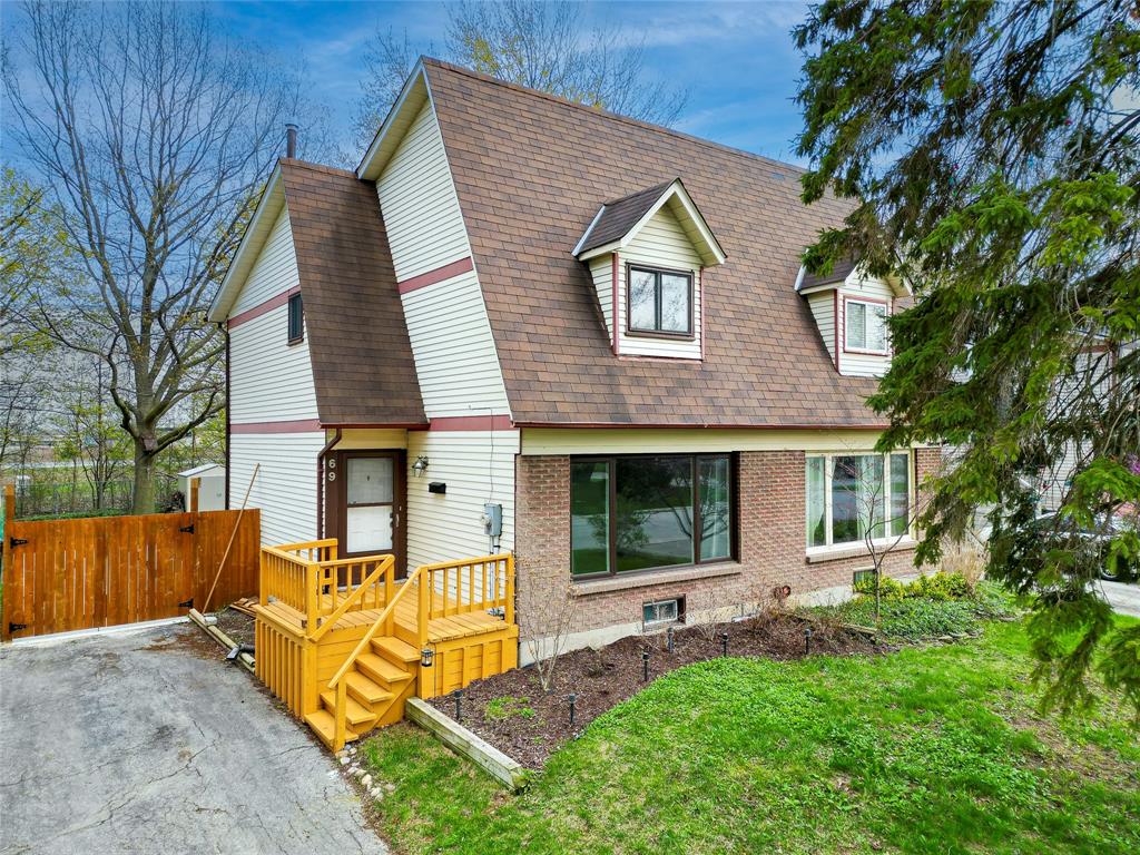 69 MAPLESTONE Avenue, Sarnia, Ontario, Canada