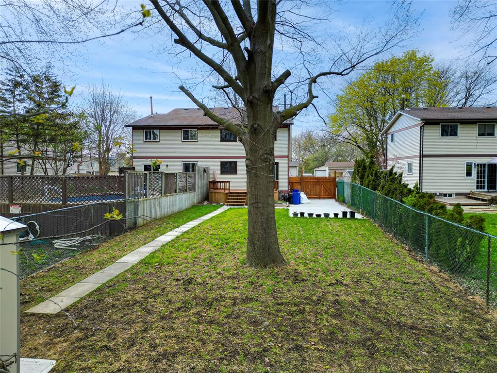 69 MAPLESTONE Avenue, Sarnia, Ontario, Canada
