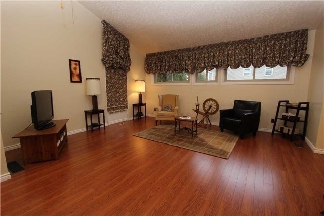 2737 Stephen Dr, Ramara Ontario, Canada