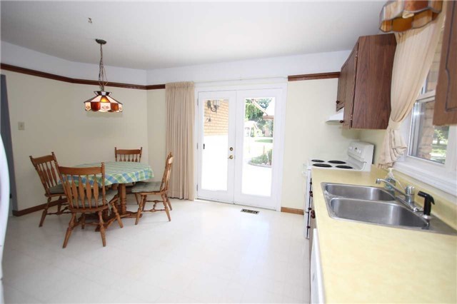 10 Country Lane, Brock Ontario, Canada