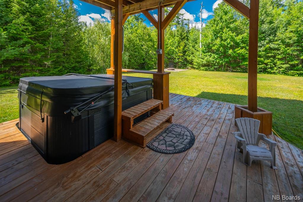 7 Pluto Court, Hanwell, New Brunswick, Canada