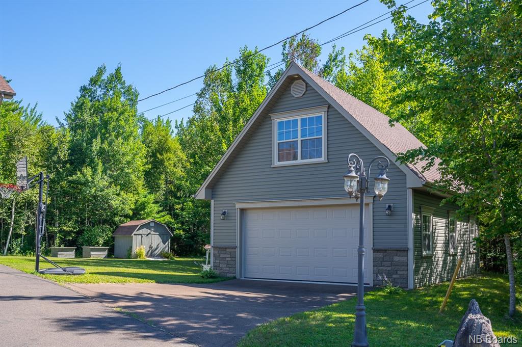 7 Pluto Court, Hanwell, New Brunswick, Canada