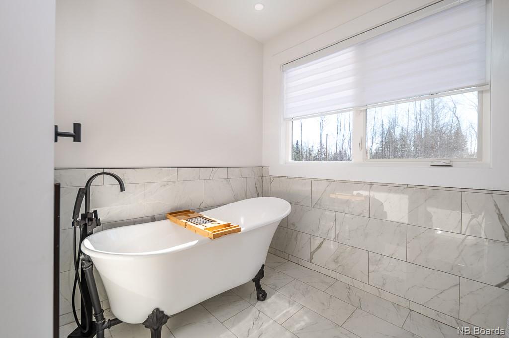 8 Caleah Lane, Hanwell, New Brunswick, Canada