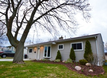 712 Alexandra, Point Edward Ontario, Canada
