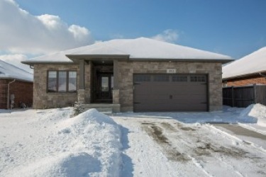 180 Augusta Blvd, Sarnia Ontario, Canada