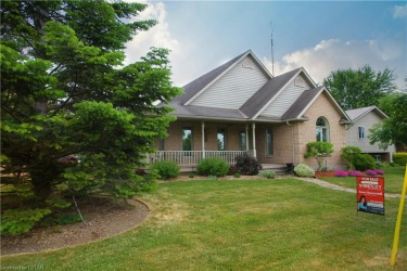 49 Argyle St, Lambton Shores Ontario, Canada