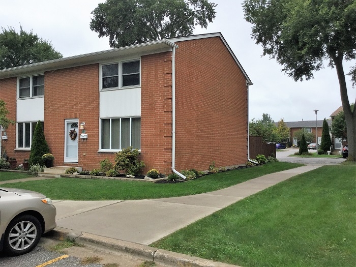 51-76 Olympus Court, Sarnia Ontario, Canada