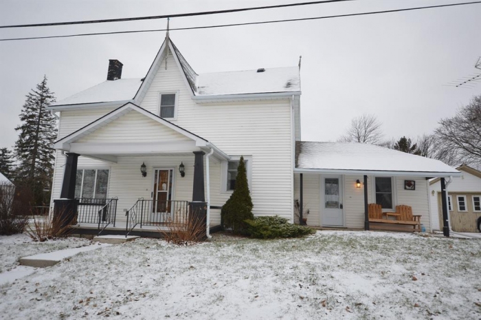 20 Mac Nab St, Forest Ontario, Canada