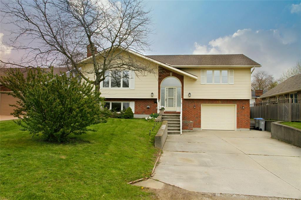 13 Eureka Street, Lambton Shores Ontario, Canada