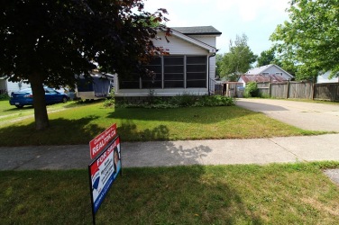 6 Gore St, Lambton Shores Ontario, Canada