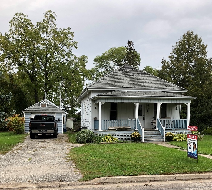 4148 James St, Petrolia Ontario, Canada