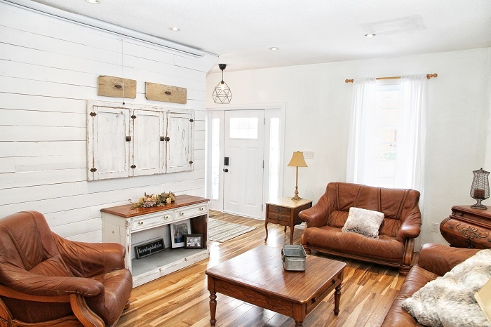 15 MacNab St, Forest Ontario, Canada
