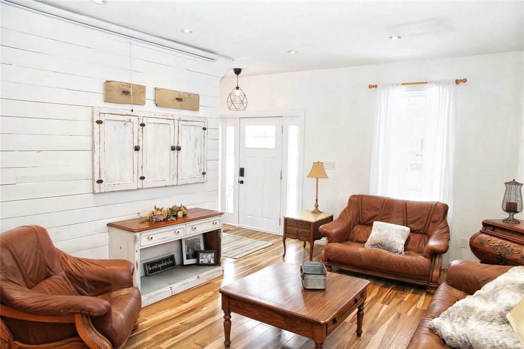15 MACNAB Street, Lambton Shores Ontario, Canada