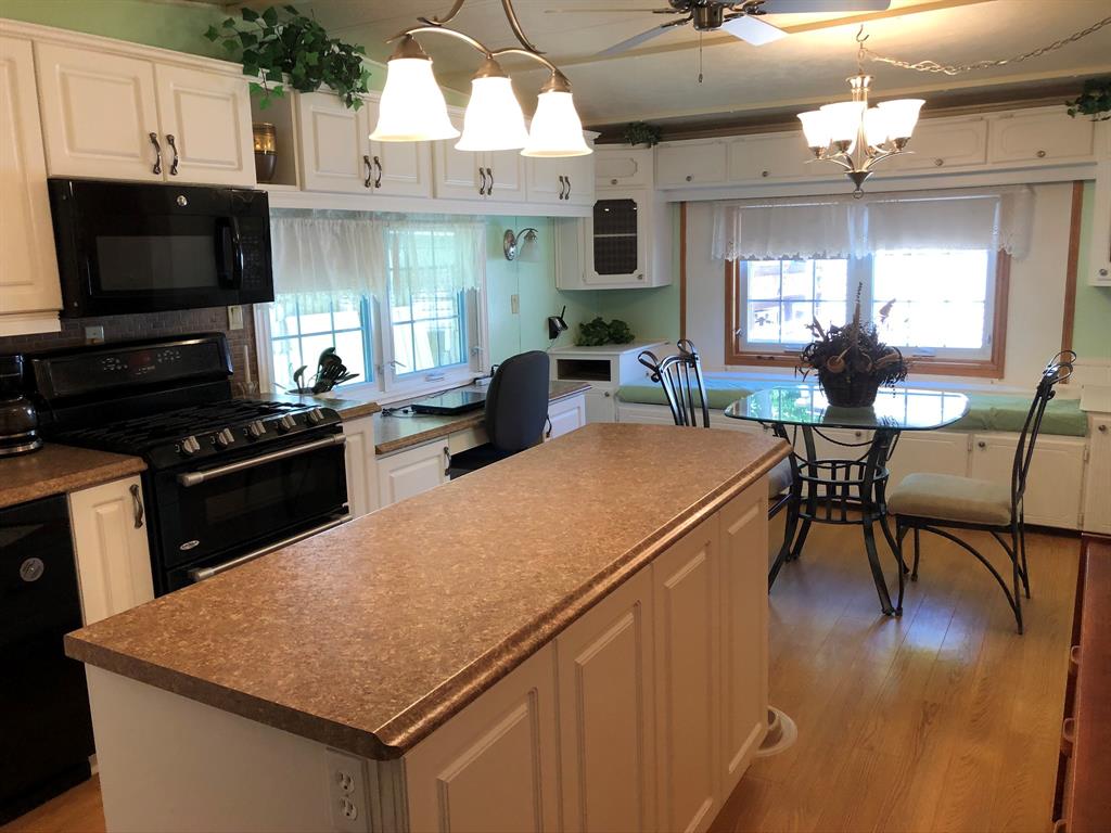 4895 LAKESHORE Road Unit# A70, Plympton-Wyoming Ontario, Canada