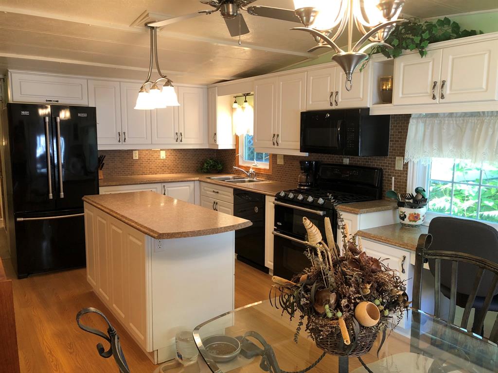 4895 LAKESHORE Road Unit# A70, Plympton-Wyoming Ontario, Canada
