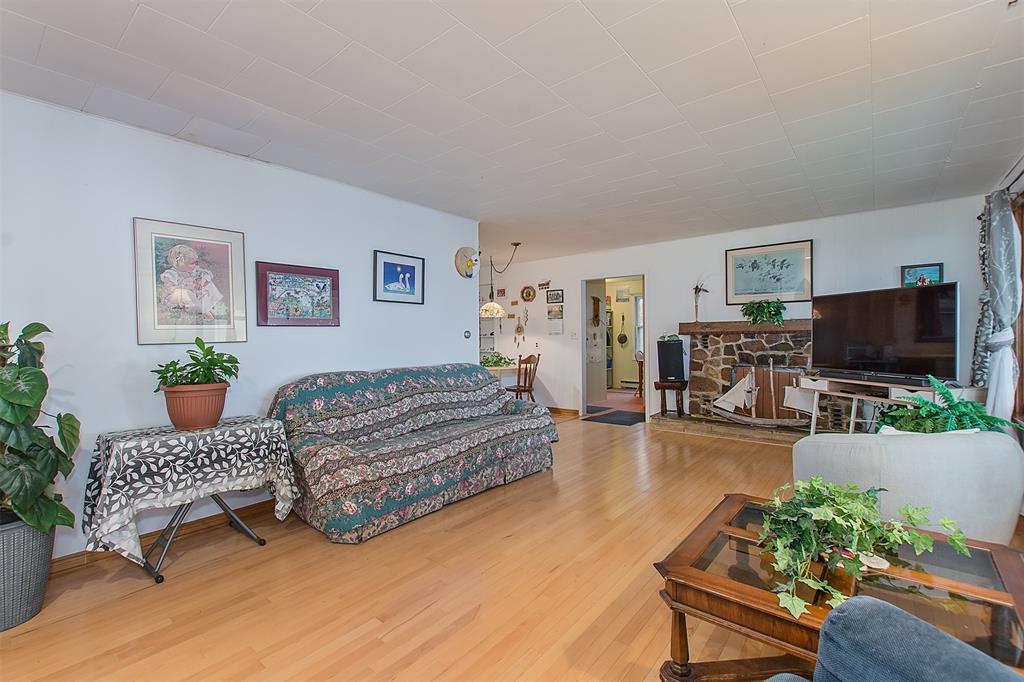 5410 OAK Avenue, Lambton Shores, Ontario, Canada