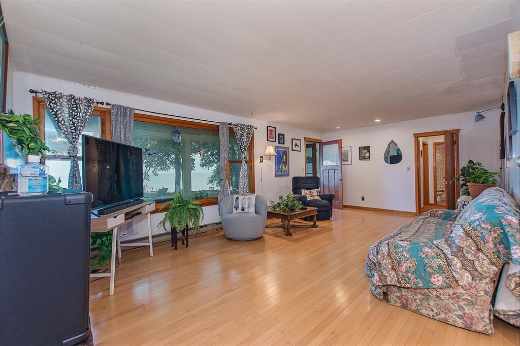 5410 OAK Avenue, Lambton Shores, Ontario, Canada