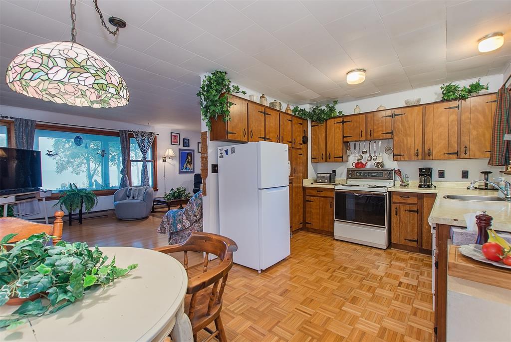 5410 OAK Avenue, Lambton Shores, Ontario, Canada
