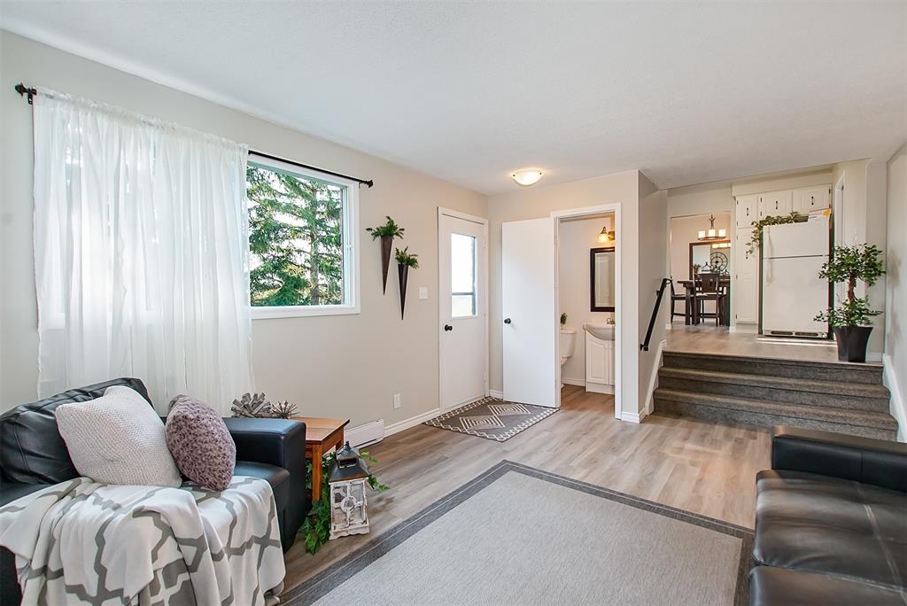 2 JUNIPER Place, Lambton Shores, Ontario, Canada