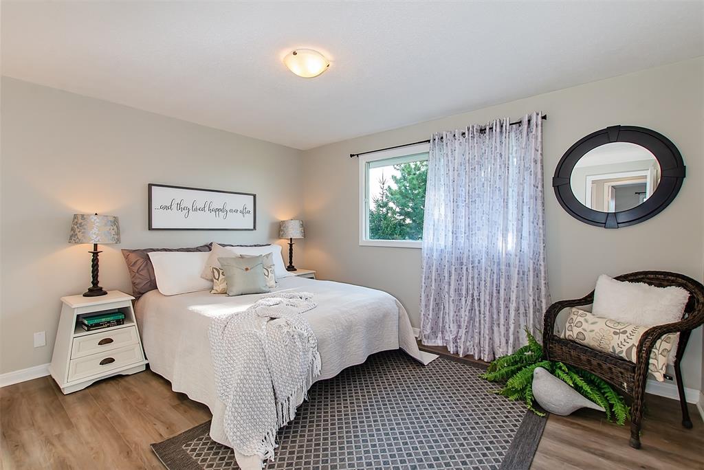 2 JUNIPER Place, Lambton Shores, Ontario, Canada
