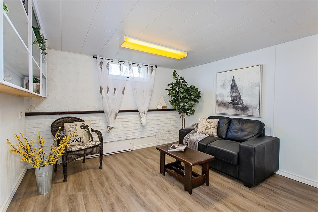 2 JUNIPER Place, Lambton Shores, Ontario, Canada