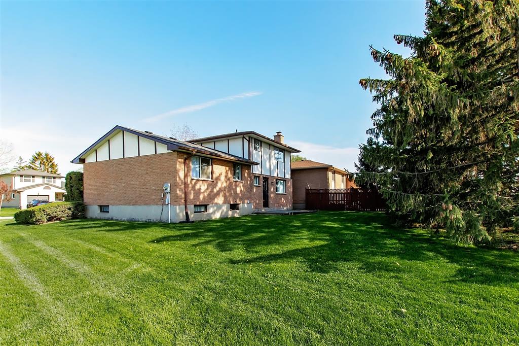 2 JUNIPER Place, Lambton Shores, Ontario, Canada