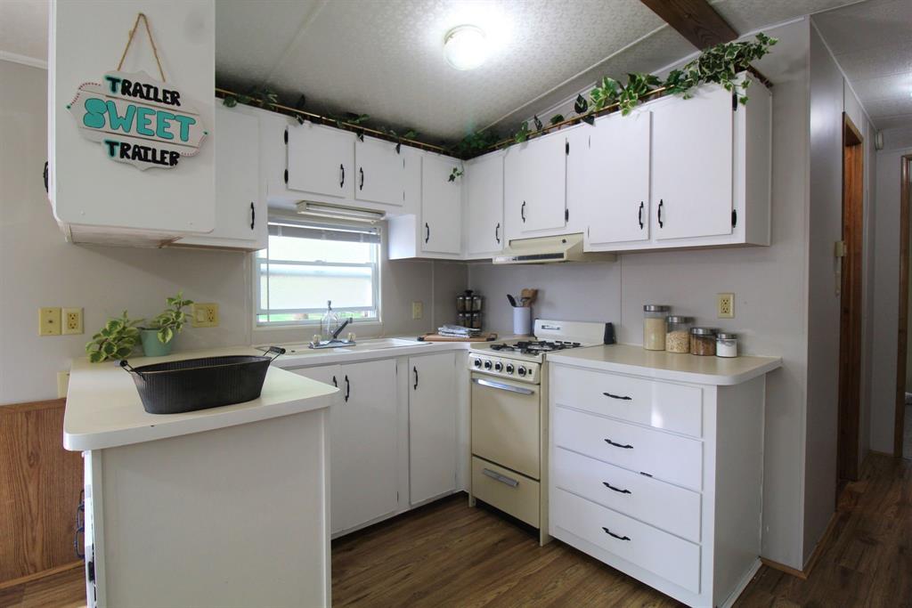 4895 LAKESHORE Road Unit# A39, Plympton-Wyoming, Ontario, Canada