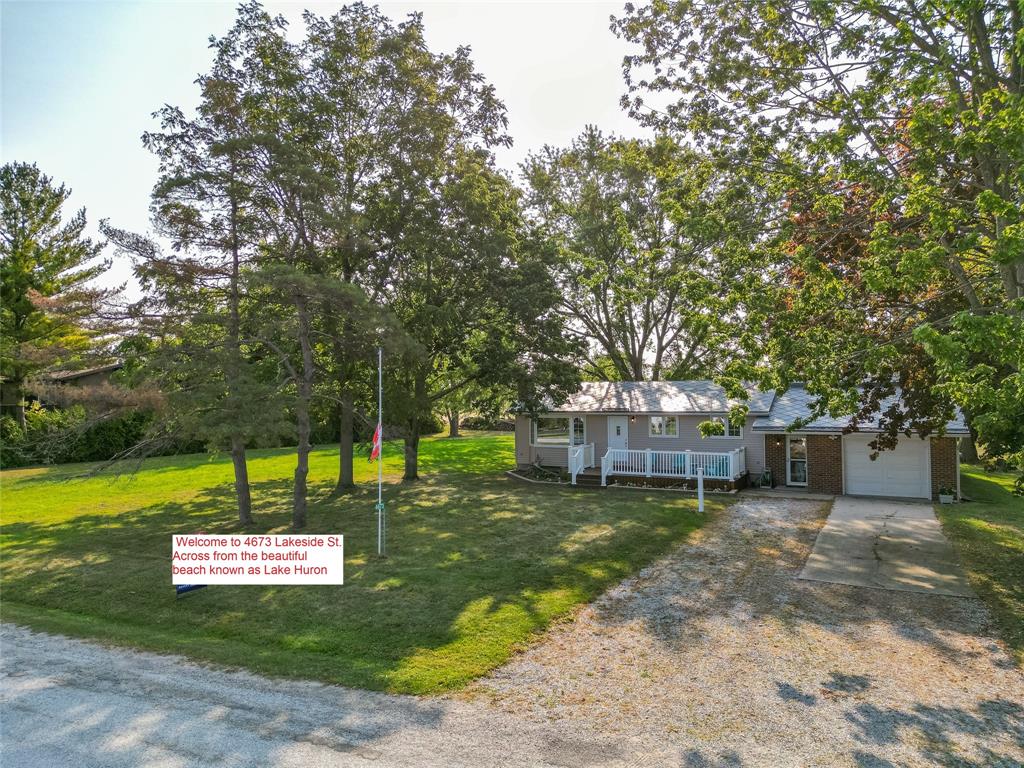4673 Lakeside Street, Plympton-wyoming Ontario, Canada