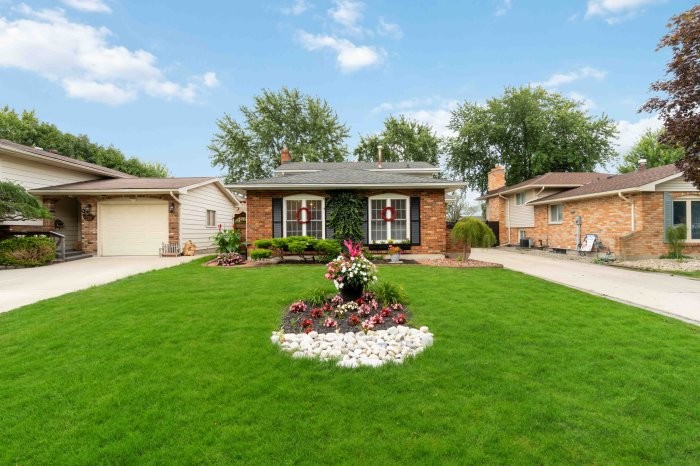 219 Oslo Cres, Sarnia, Ontario, Canada