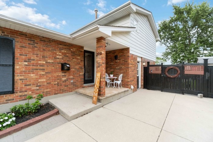 219 Oslo Cres, Sarnia, Ontario, Canada