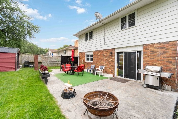 219 Oslo Cres, Sarnia, Ontario, Canada