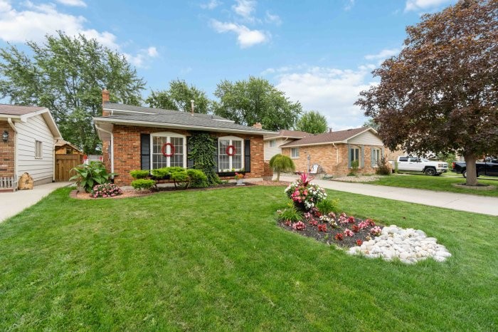 219 Oslo Cres, Sarnia, Ontario, Canada