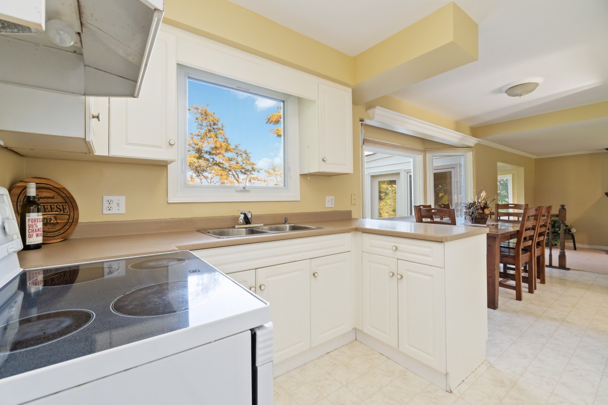 5250 Cliff Road , Lambton Shores, Ontario, Canada