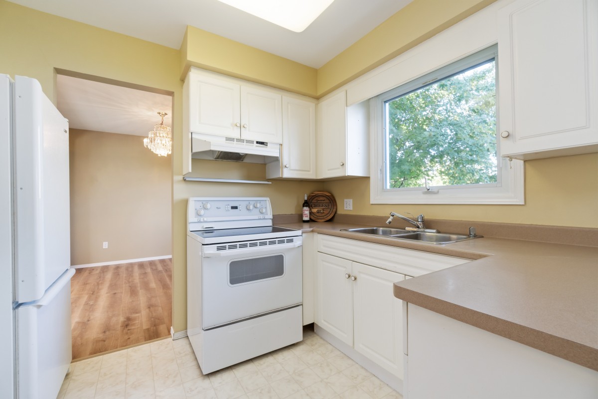 5250 Cliff Road , Lambton Shores, Ontario, Canada