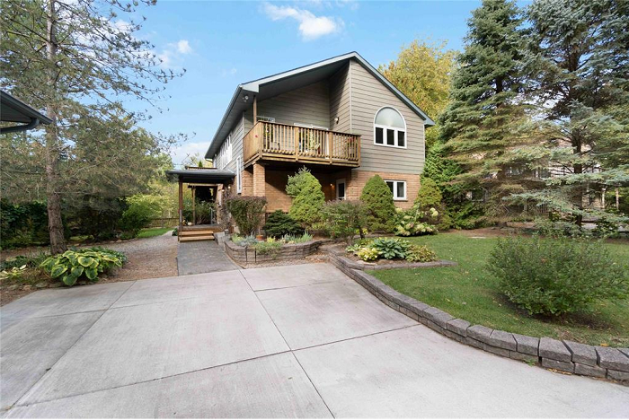 9945 Edward Street, Lambton Shores Ontario, Canada