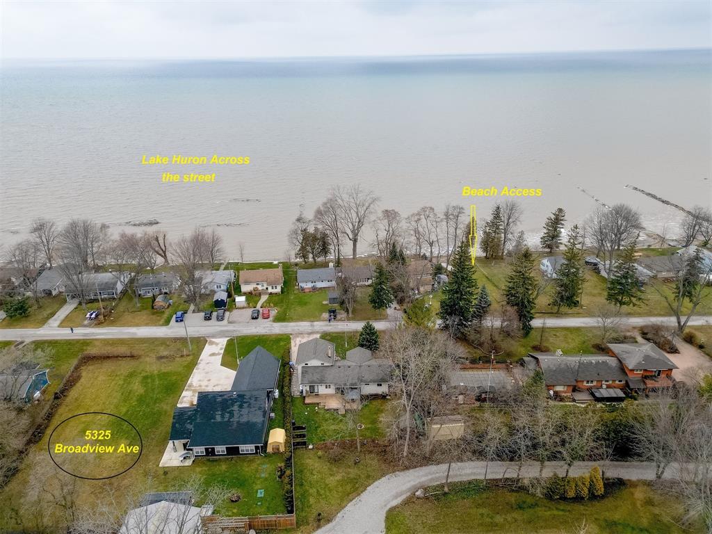 5325 Broadview Avenue, Lambton Shores Ontario, Canada