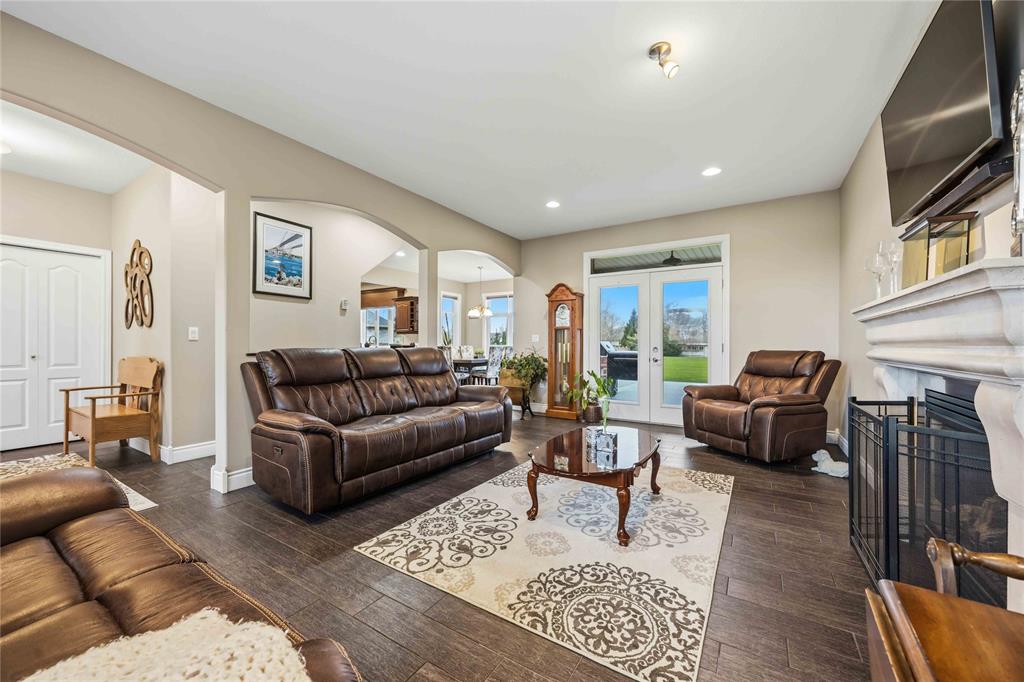 589 ST CLAIR Parkway, St. Clair, Ontario, Canada photo 4