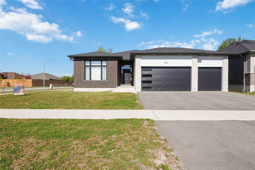 601 Sweetbay Crescent, Sarnia, Ontario, Canada photo 1