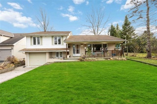 4715 LAKESIDE Street, Plympton-Wyoming Ontario, Canada