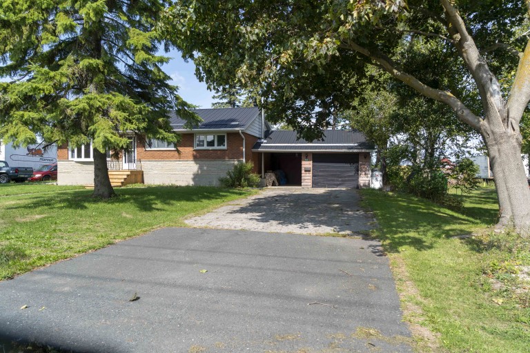 895 Highway 7, Oakwood, City of Kawartha Lakes, Ontario, Canada photo 1