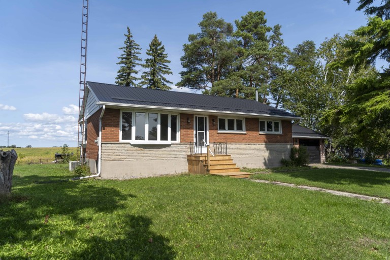 895 Highway 7, Oakwood, City of Kawartha Lakes, Ontario, Canada photo 2