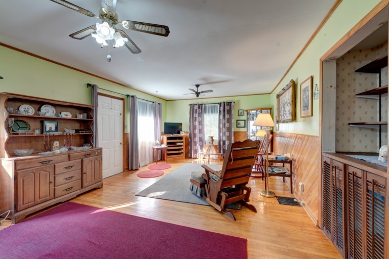 446 Main St. East, Beaverton, Ontario, Canada photo 4