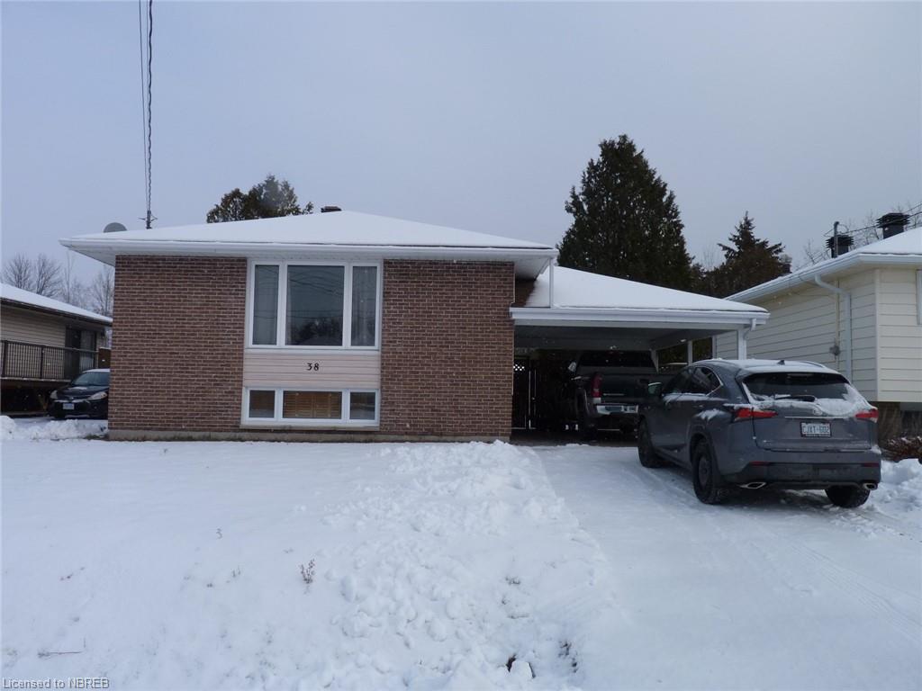 38 VAN HORNE Crescent, North Bay Ontario, Canada