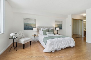 2350 Bridletowne Circ, Toronto Ontario